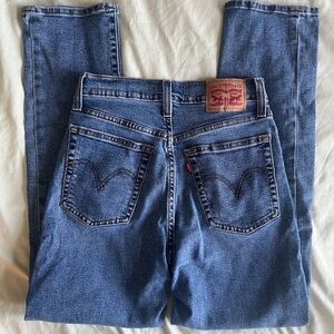 Levi's Medium Wedgie Straight Jeans
